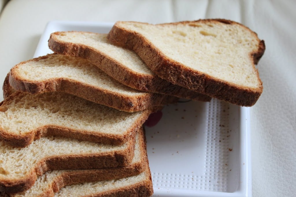 A delicious and healthy pear carrots and oats bread loaf. Great for sandwiches, snacks and toast and very simple to make. Vegan recipe.#glutenfree #veganricha #vegan