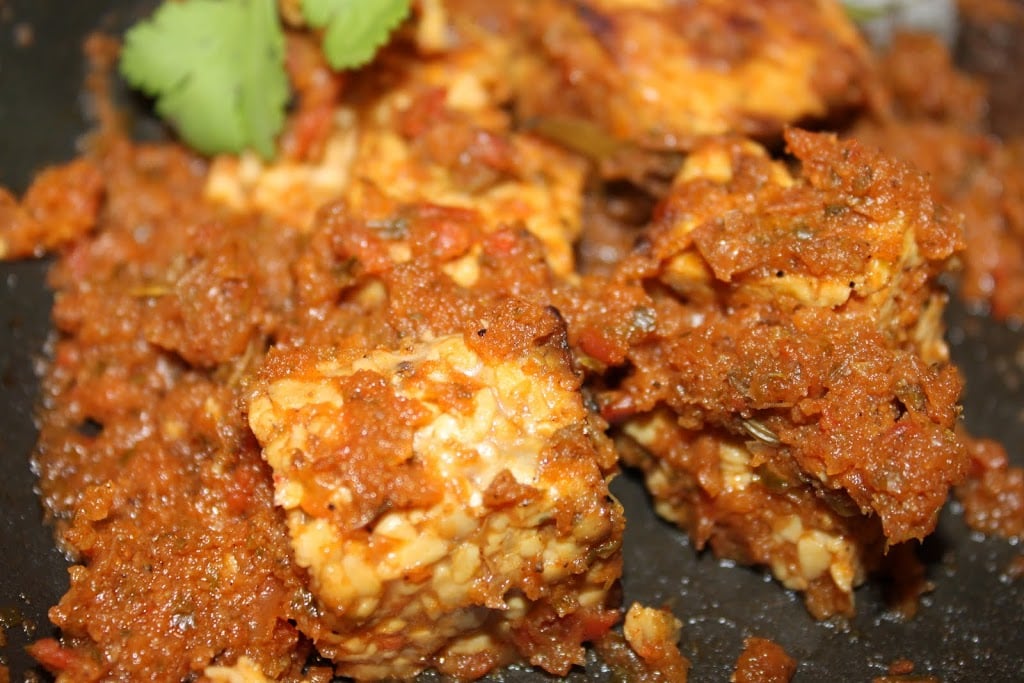 Dhania Fake Chicken (Tempeh in Cilantro Tomato Curry). An easy, healthy and delicious curry packed full of flavor. Vegan and Gluten Free Recipe. #glutenfree #veganricha #vegan