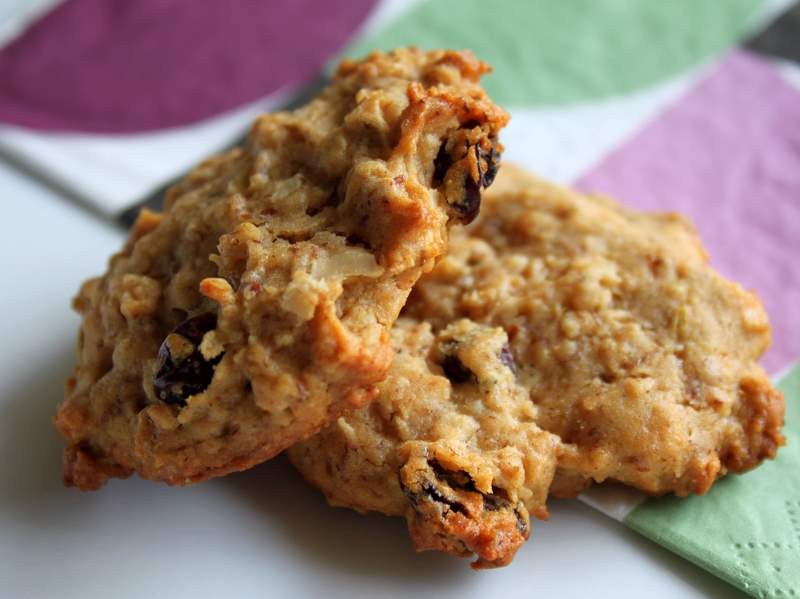 Delicious and easy oatmeal raisin almond butter cookies with cardamom. These cookies make a great, healthy snack or treat any time of the day. Vegan Recipe. #veganricha #vegan