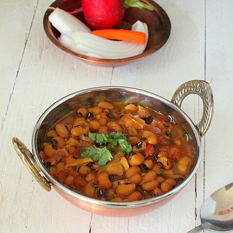 Mom's Black Eyed Peas Curry (Raungi or Lobhia. Black Eyed Peas Curry Indian Recipe. Curried  black eyed beans cooked with Indian spices and onion tomato sauce. Vegan Gluten-free Soy-free