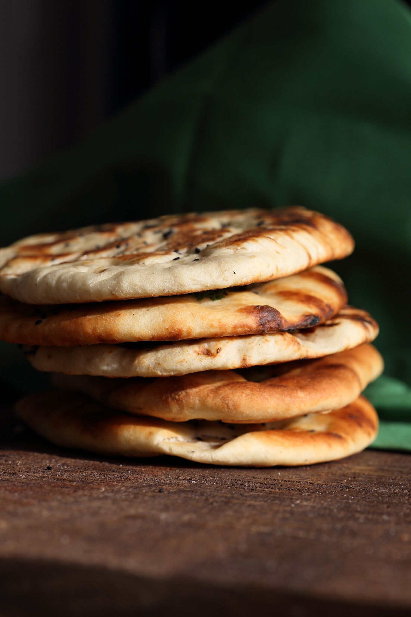 Vegan Naan Recipe. Indian Naan flatbread. Garlic Naan, Avoado Naan #vegan #veganricha #veganrichasindiankitchen #veganaan | VeganRicha.com