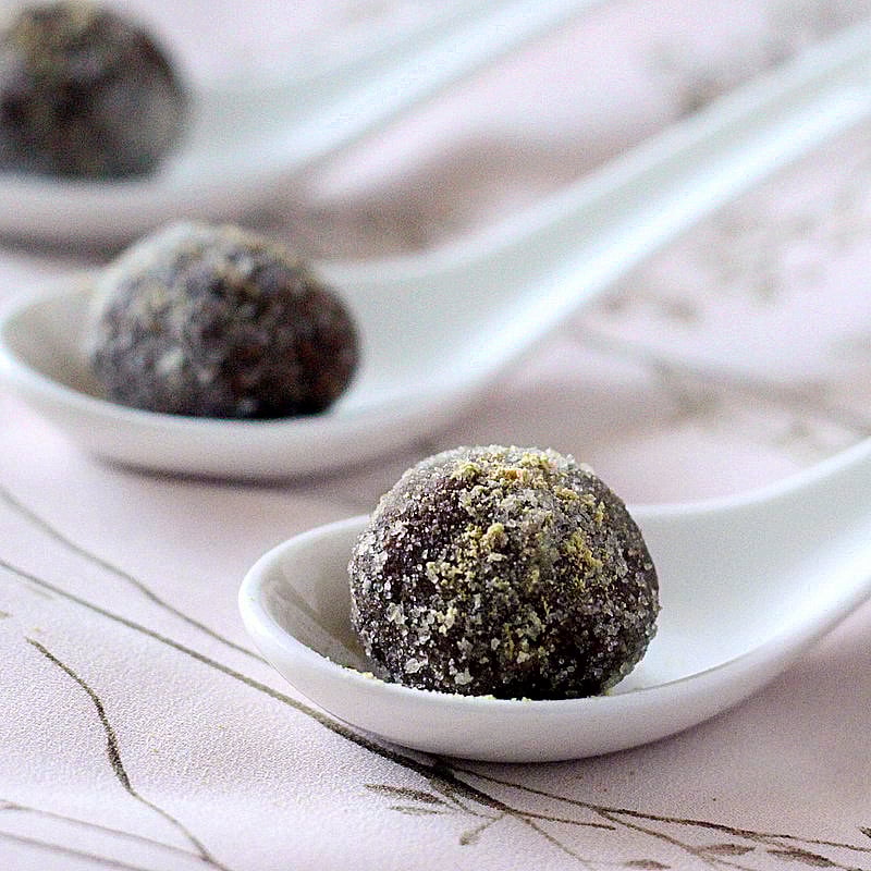 Gingerbread spiced Chocolate Nut butter truffles. Chocolate Nut butter spiced truffles rolled in Gingerbread spices. Easy Holiday treat. | VeganRicha.com #vegan #glutenfree #truffle
