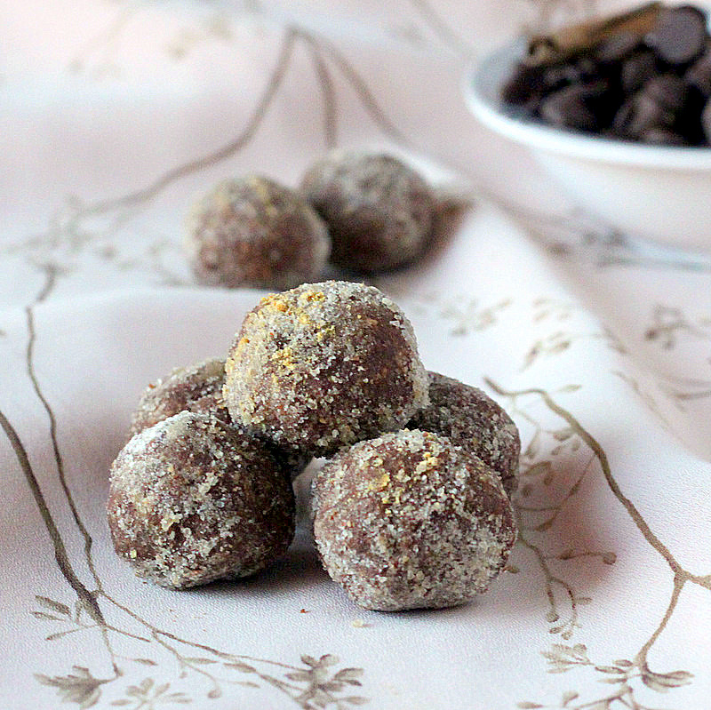 Gingerbread spiced Chocolate Nut butter truffles. Chocolate Nut butter spiced truffles rolled in Gingerbread spices. Easy Holiday treat. | VeganRicha.com #vegan #glutenfree #truffle