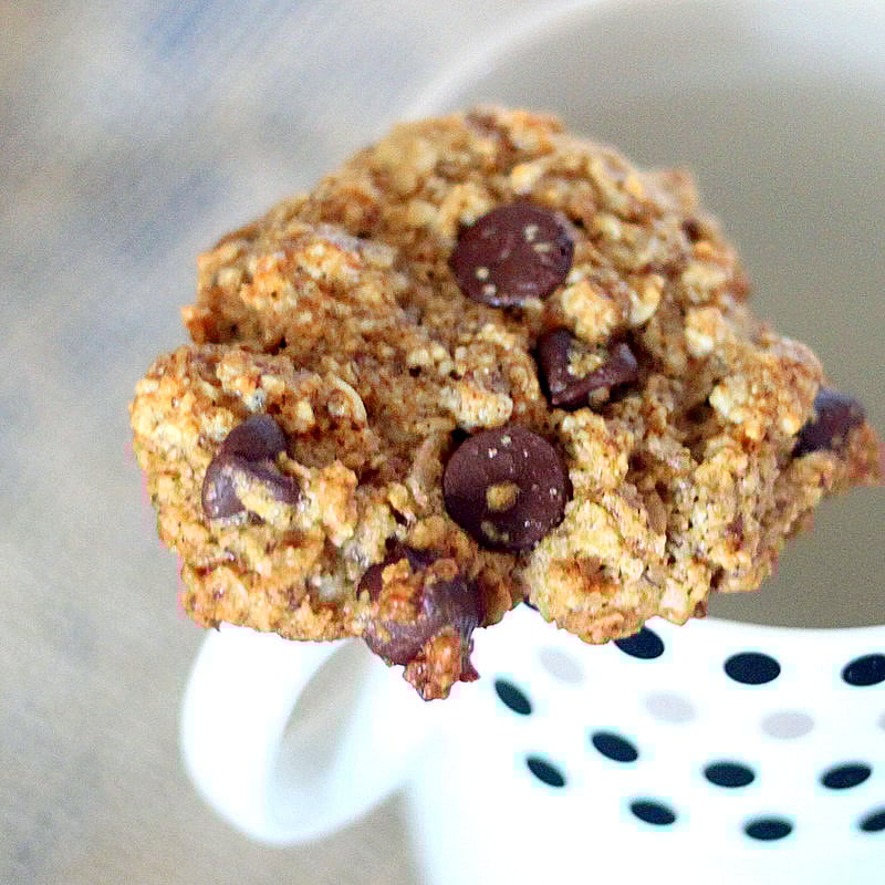 Oatmeal chocolate chip gluten free cookies with a secret ingredient. Vegan recipe. #glutenfree #veganricha #vegan