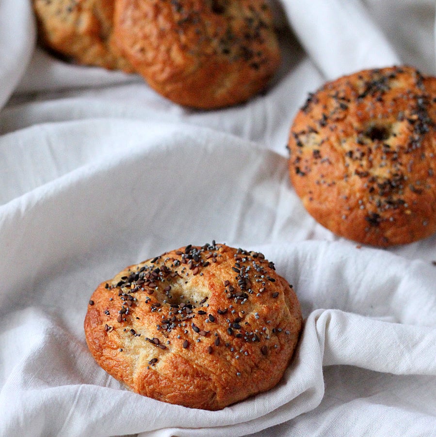 Wheat Bagels - Onion, Poppy seed