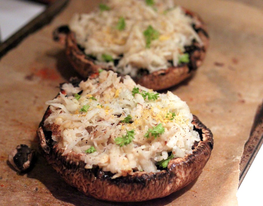 Portabella stuffed with Hash browns. Cheesy russet potato shreds stuffed in mushrooms and baked. | VeganRicha.com #vegan #glutenfree #breakfast