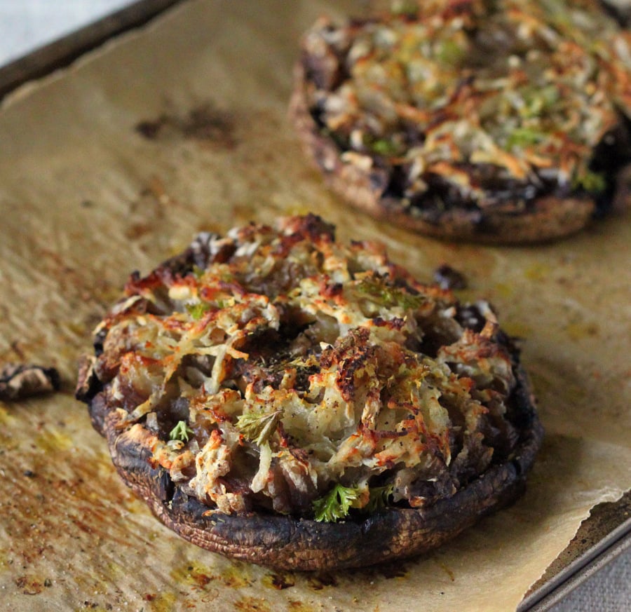Portabella stuffed with Hash browns. Cheesy russet potato shreds stuffed in mushrooms and baked. | VeganRicha.com #vegan #glutenfree #breakfast