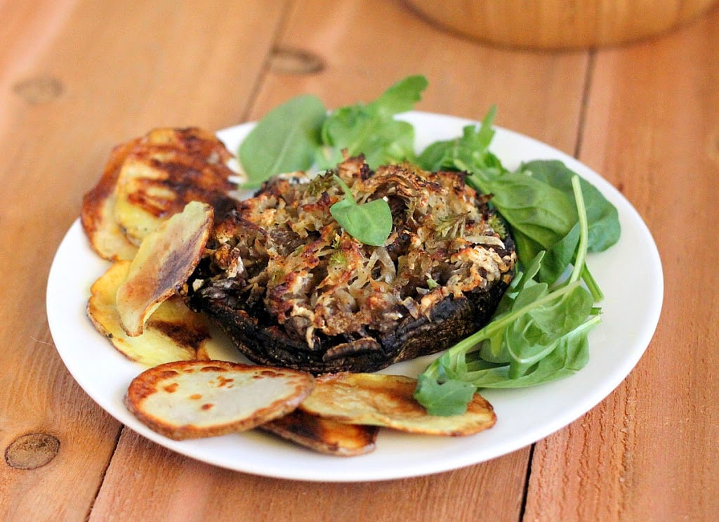 Portabella stuffed with Hash browns. Cheesy russet potato shreds stuffed in mushrooms and baked. | VeganRicha.com #vegan #glutenfree #breakfast