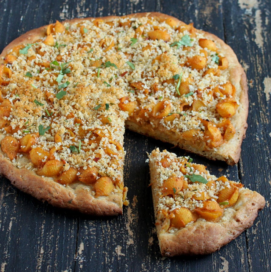 Vegan Mac and Cheese Pizza | Vegan Richa