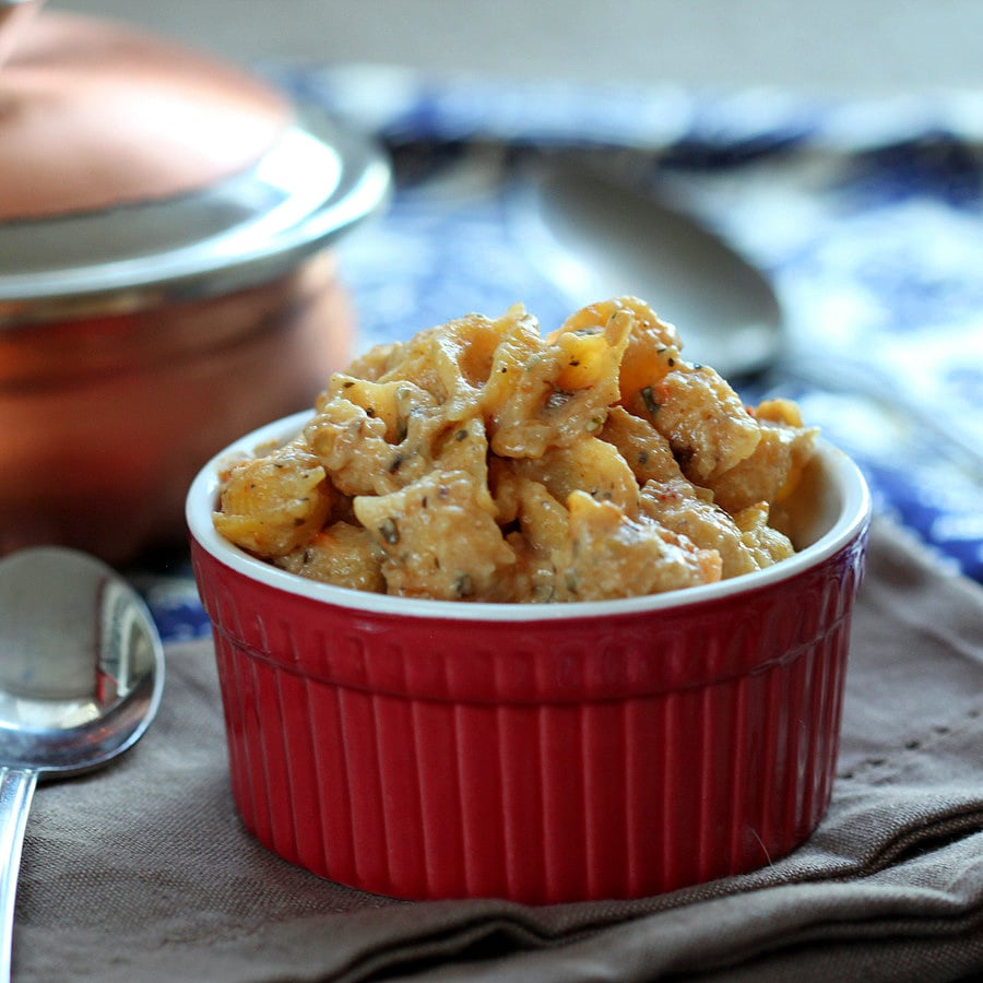 Easy Vegan Garlic Jalapeno Sauce with Quinoa Shell pasta