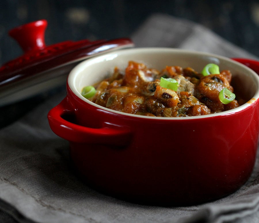 Black Eyed Pea Pumpkin Chard Chili. Black eyed peas, pumpkin puree, herbs and spices make this a warming fall chili. | VeganRicha.com