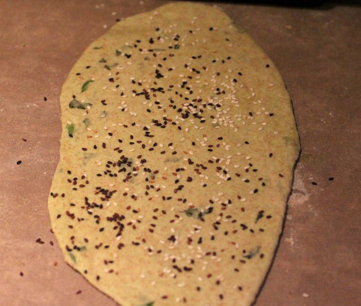 This Oil-free Avocado Naan does not need yogurt. Avocado adds the moisture and fat to keep this flat-bread moist for days. | VeganRicha.com #vegan #flatbread