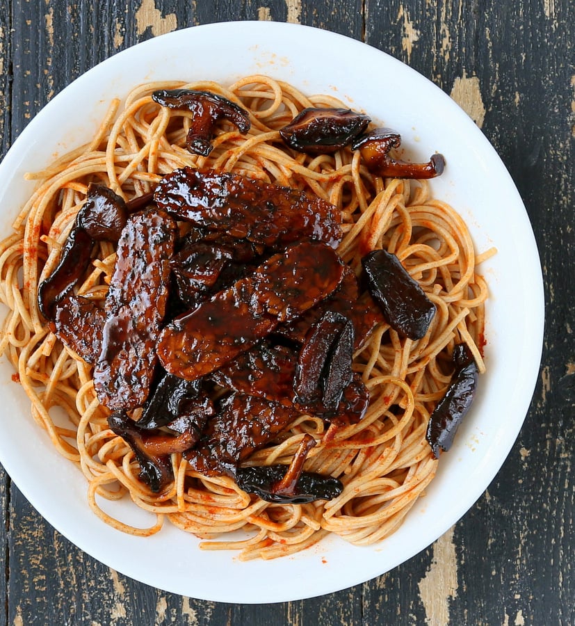 Teriyaki Tempeh with mushrooms and soba noodles. Homemade Vegan Teriyaki Sauce. | VeganRicha.com #vegan #asian #recipe