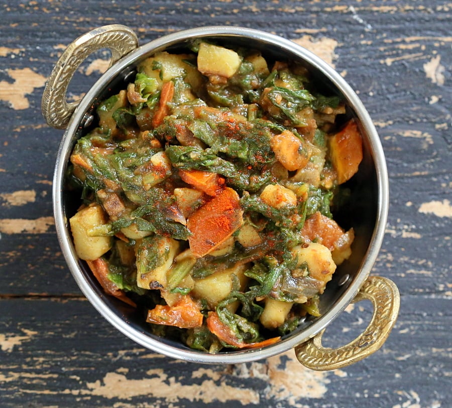 Potato Spinach Stir Fry. Aloo Palak Indian Recipe. Easy Spinach and potato side. Use other greens as rainbow chard, mustard greens | VeganRicha.com #vegan #glutenfree #Indian