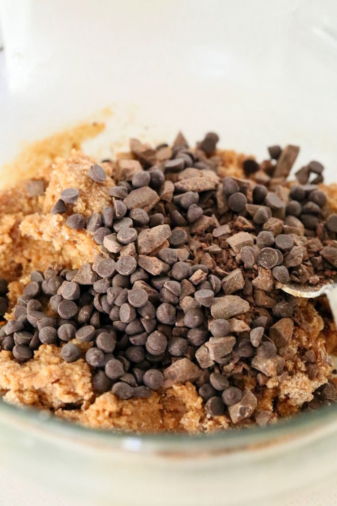 Giant Vegan Chocolate Chip Cookie | https://veganricha.com #vegan #cookie #chocolatechip #holiday