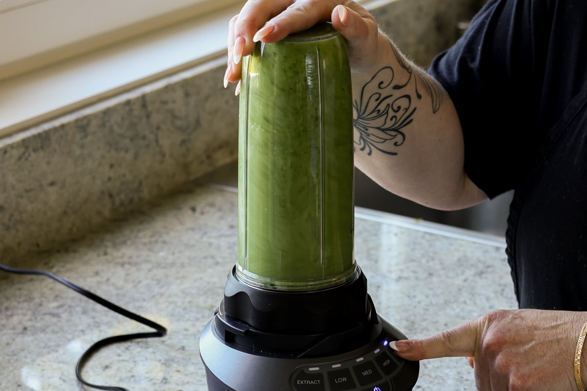 blending the spinach mixture