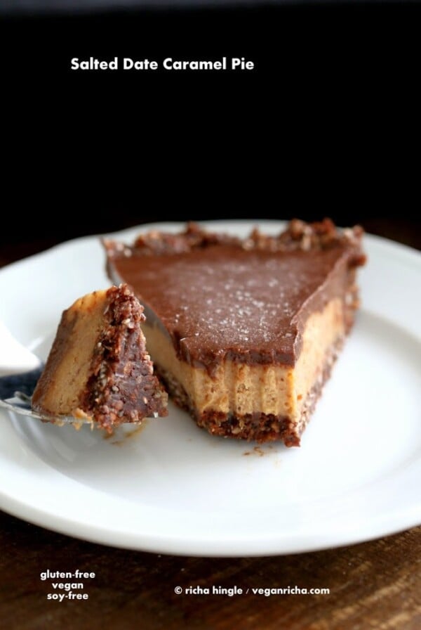 This Vegan Salted Caramel Pie has layers of Salted Date Caramel, Chocolate Mousse and Almond Hemp Chocolate Crust. No Bake Gluten-free palm oil free Makes 1 9 inch pie or tart pan #glutenfree #veganricha #vegan