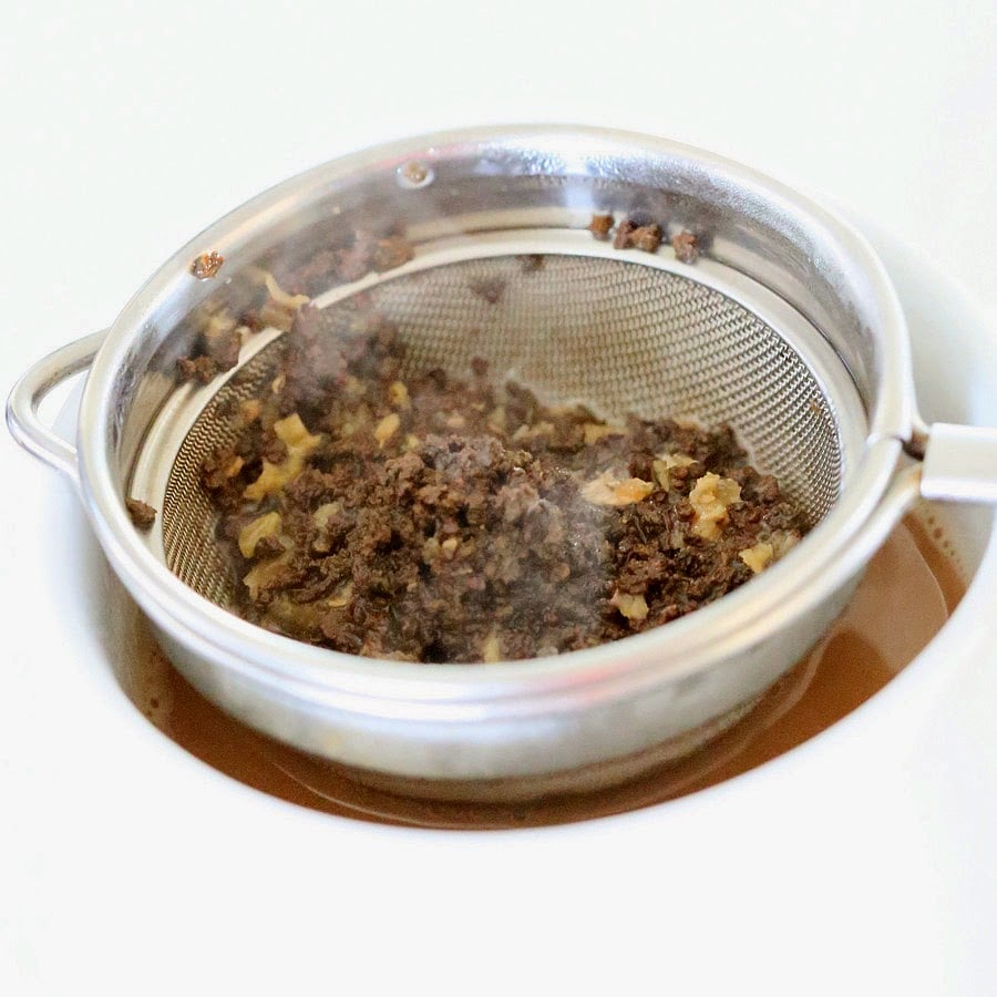 Vegan Indian Masala Chai. Fabulous almond milk tea with fresh ginger and homemade chai spice blend with cardamom, cinnamon, pepper. Flavorful traditional Indian Chai made vegan