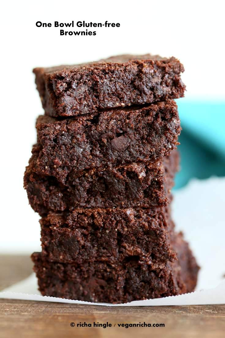 Gluten free Vegan brownies and brownie mix. Oats + almonds + smooth chocolate. Add walnuts or other nuts for variation. Easy Soy-free Palm oil free Recipe. Makes a 9 by 9 or 8 by 8 inch brownie pan | Vegan Richa