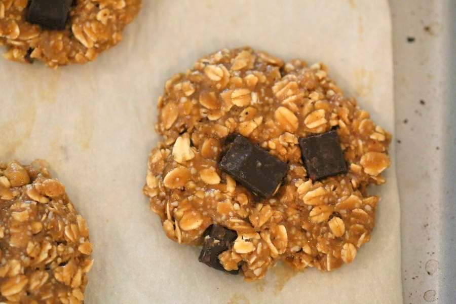 Oatmeal Walnut Chocolate Chunk Cookies | Vegan Richa