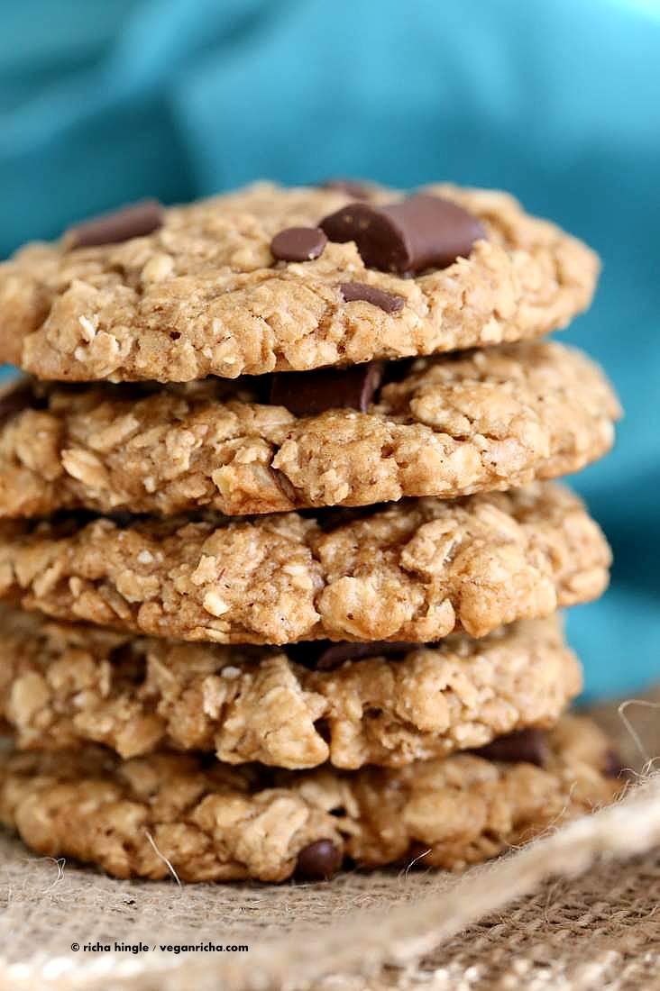 Oatmeal Walnut Chocolate Chunk Cookies | Vegan Richa