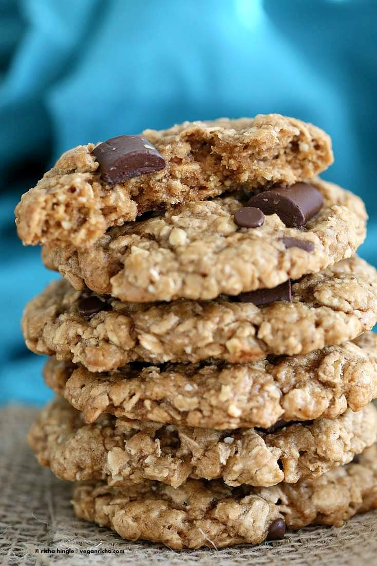 Oatmeal Walnut Chocolate Chunk Cookies | Vegan Richa