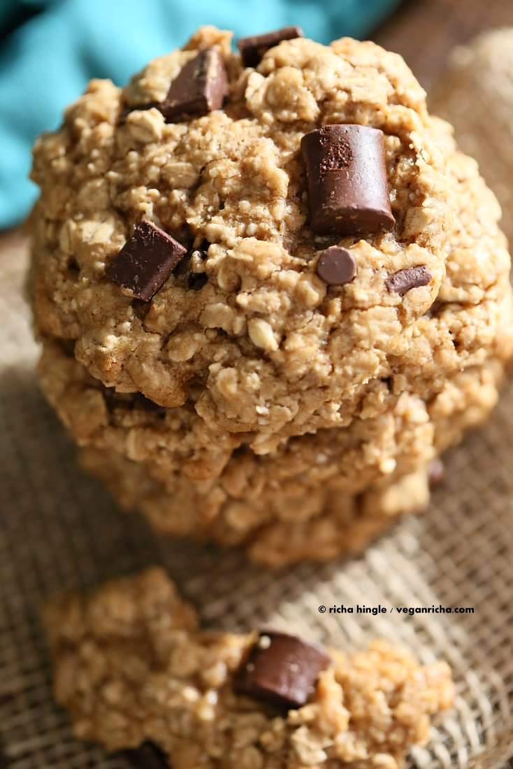 Oatmeal Walnut Chocolate Chunk Cookies | Vegan Richa