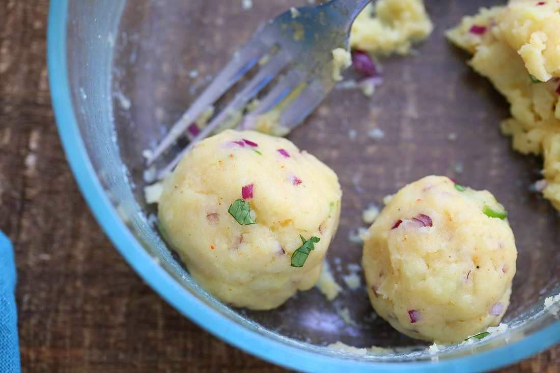 Aloo Bharta - Indian Mashed Potatoes | Vegan Richa