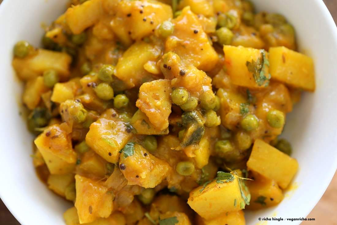 Vegan Bombay Potatoes and Peas | https://VeganRicha.com Easy Indian Spiced Potato and Pea curry. #vegan #glutenfree #soyfree #Indian