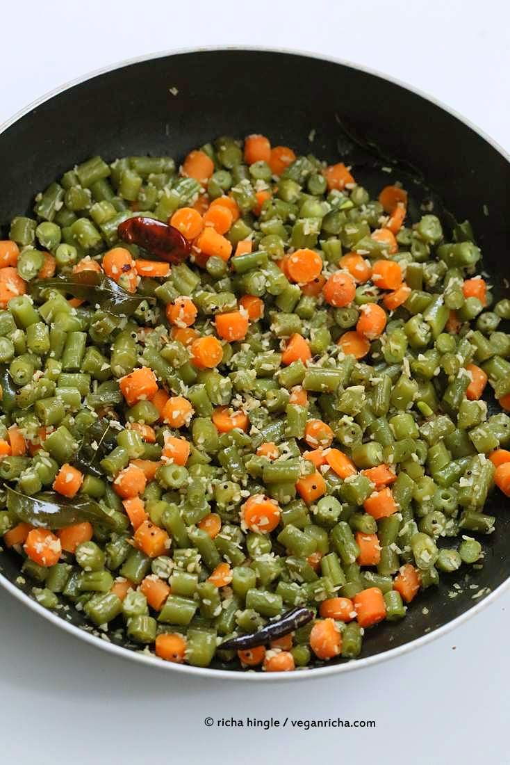 Carrot Green Beans Poriyal. Easy Green Beans Carrot Coconut stir fry side. South Indian Beans Coconut Poriyal Recipe. | VeganRicha.com #vegan #glutenfree #soyfree #indian