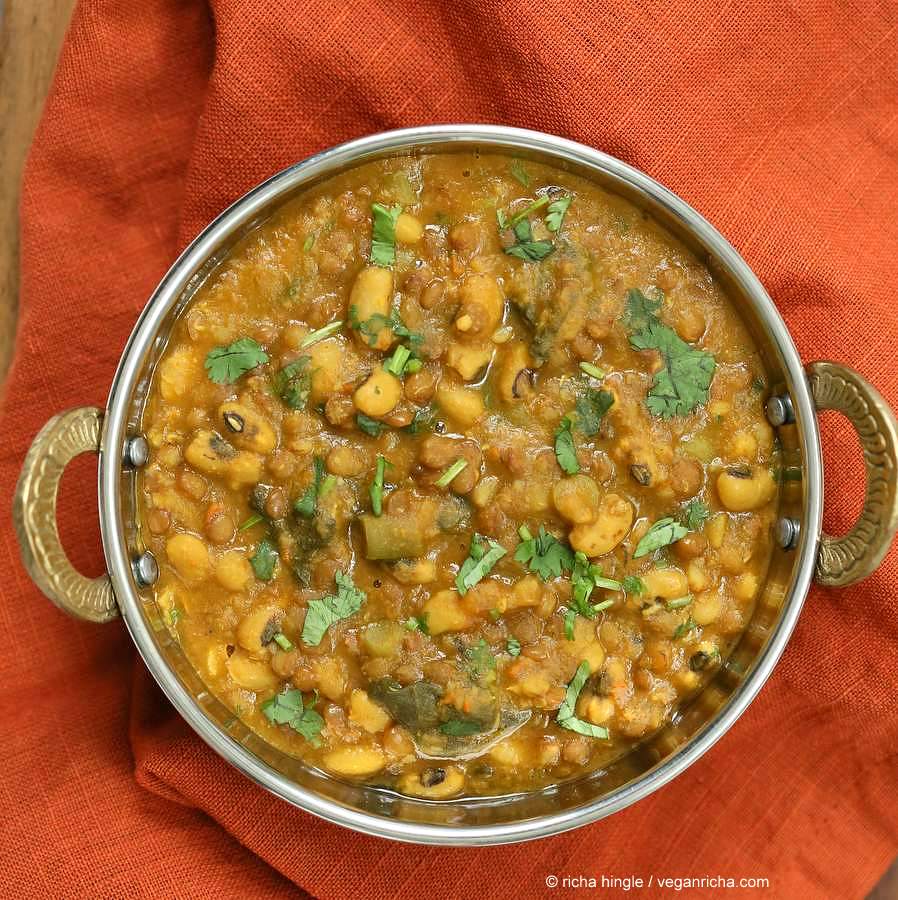 Lentil Black Eyed Pea Soup with Spinach | https://veganricha.com #vegan #glutenfree #soup #Indian #blackeyedpea #lentil