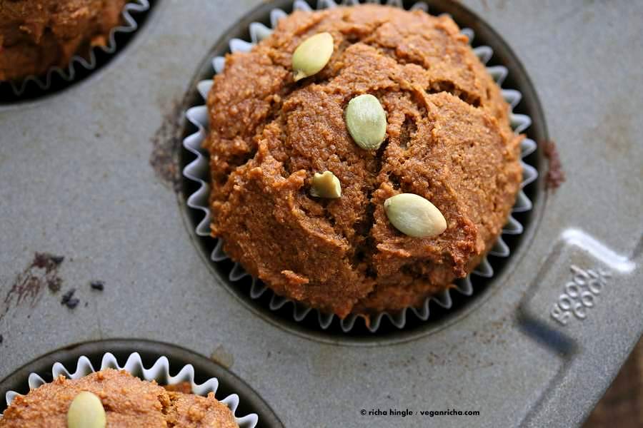 Vegan Pumpkin Cream Cheese Muffins | https://veganricha.com #pumpkin #fall #spices #vegan #breakfast #muffin These muffins have pumpkin puree, pumpkin pie spices, all whole grain flour and are filled with vegan cream cheese in the center!
