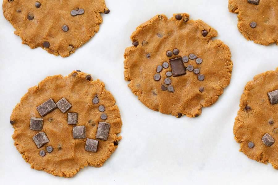 Vegan Pumpkin Chocolate Chip Cookies. Use chocolate chips on the Pumpkin cookies to make your favorite Halloween insects. | VeganRicha.com #vegan #cookie #recipe