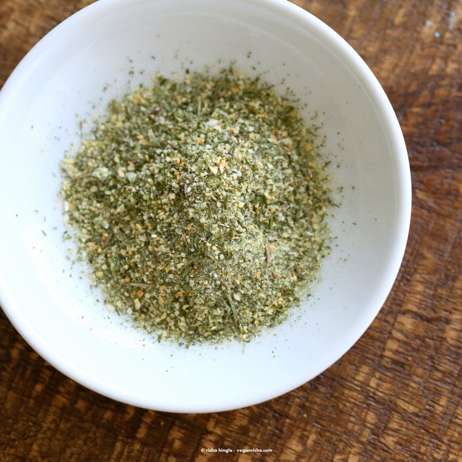 Dry Ranch Mix Recipe. How to make homemade ranch seasoning Mix. | VeganRicha.com #vegan #ranch