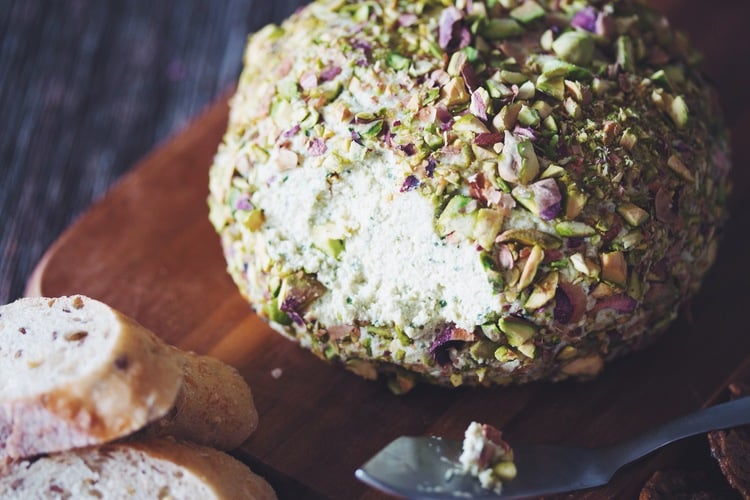 Pisctachio Crusted Cheese ball