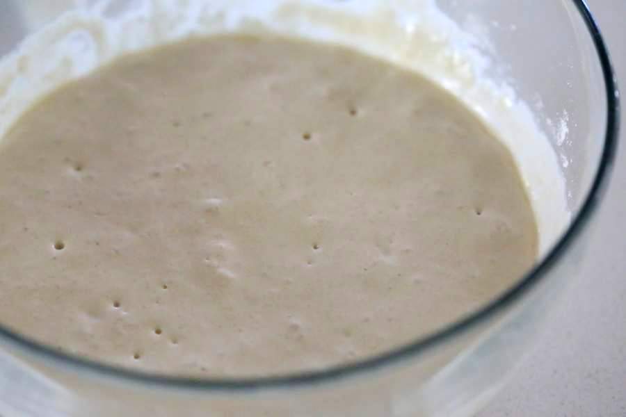 Basic Vegan Pizza Dough. Oil free | VeganRicha.com #vegan #pizza