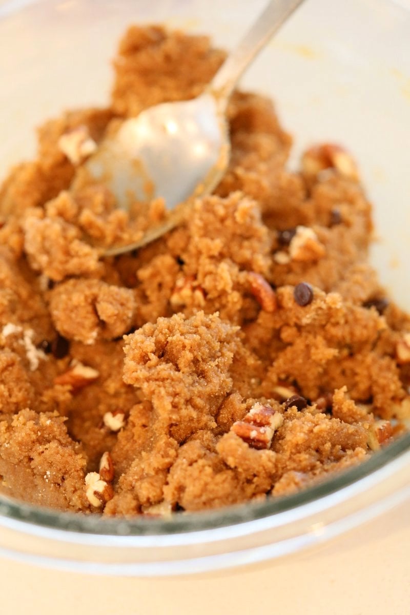 Vegan Peanut Butter Cookies with Pecans and Chocolate chips. Pecans add a buttery flavor to these soft nut Butter cookies. Peanut / Almond Butter Cookies. | VeganRicha.com #vegan #cookie #peanutbutter