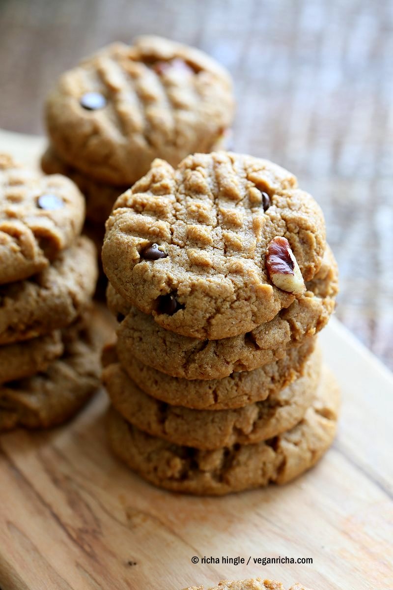 Vegan Peanut Butter Cookies with Pecans and Chocolate chips. Pecans add a buttery flavor to these soft nut Butter cookies. Peanut / Almond Butter Cookies. | VeganRicha.com #vegan #cookie #peanutbutter