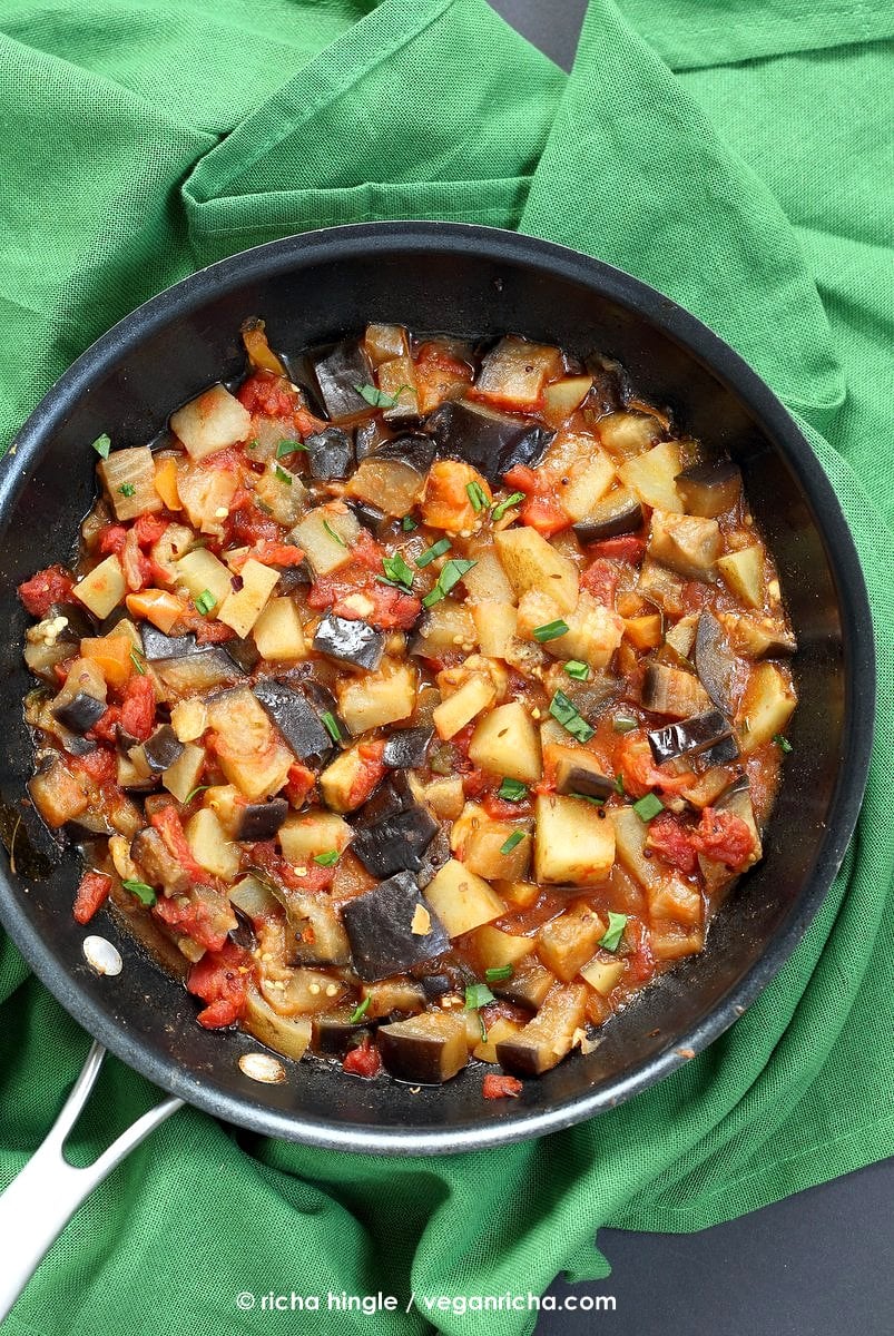 Easy Indian spiced Eggplants and Potatoes. Aloo Baingan Recipe. Curried Potato Eggplant side. | VeganRicha.com #vegan #glutenfree #Indian #eggplant #potato