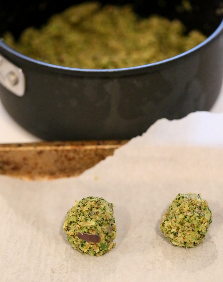 Vegan Broccoli Balls. Broccoli Cheese Balls, veggie / meat balls. Serve with marinara, or over spaghetti or in a sub.| VeganRicha.com #vegan #recipe