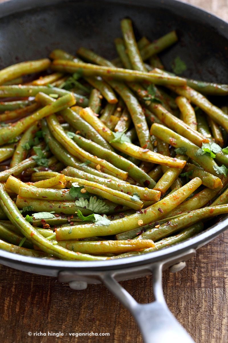 Red Curry Green Beans - Green Beans Stir fry with red curry paste, kaffir lime, sugar and chile. Pad Prik King Vegan Glutenfree Soyfree Recipe | VeganRicha.com