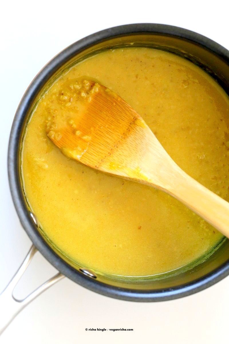 Turmeric Steel Cut Oats with turmeric, cinnamon and cardamom. Serve with Strawberries, chia seeds and other garnishes of choice. Easy Make ahead Breakfast Recipe Vegan Glutenfree Soyfree.| VeganRicha.com
