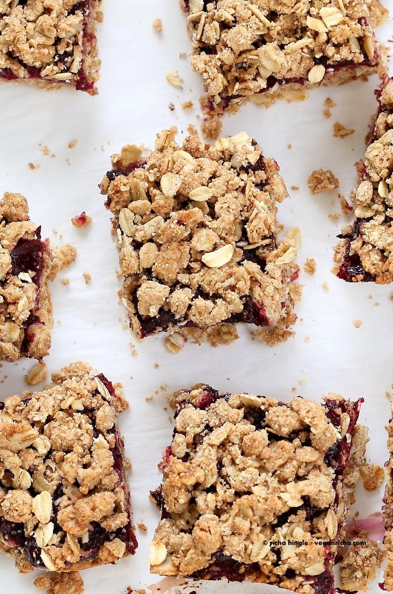 Cranberry Blueberry Crumb Bars. Easy Blueberry Bars. Crumble bars with blueberry cranberry chia layer, shortbread and oat crumb topping. Vegan Recipe. | VeganRicha.com
