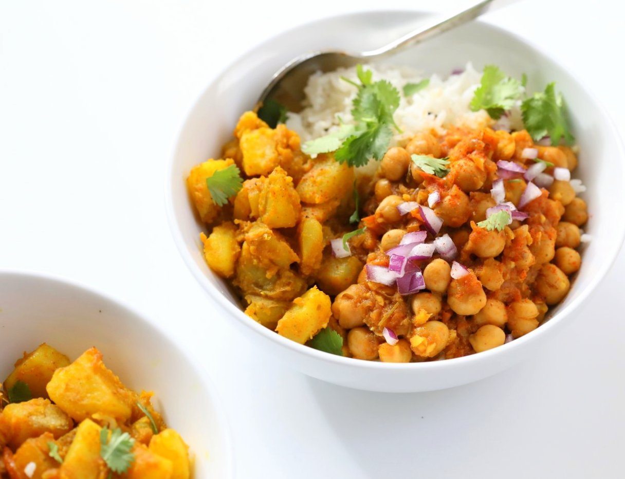 Easy Chickpea Curry Spiced Potato Bowl. Quick Chickpea Curry served with rice or cooked grains and 5 ingredient Spiced Potatoes. Vegan Gluten-free Soy-free Recipe | VeganRicha.com
