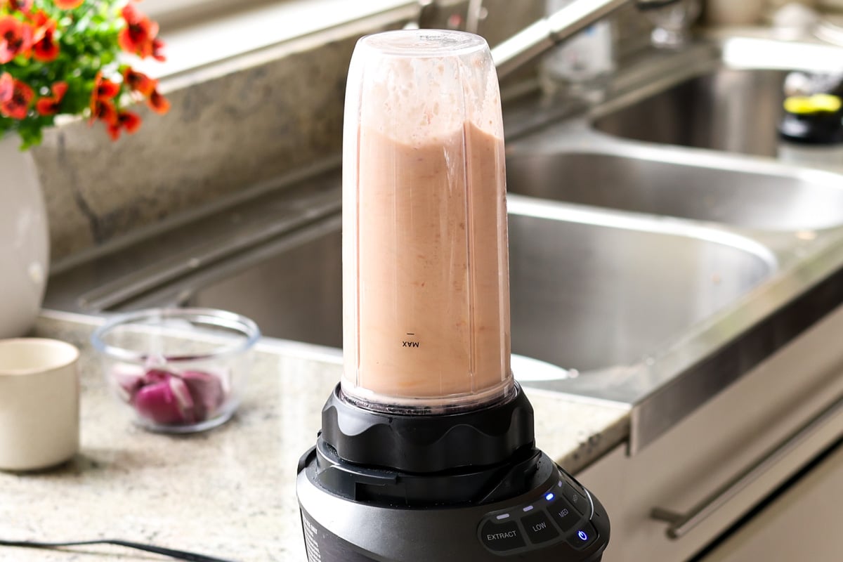 blending the tomato mixture