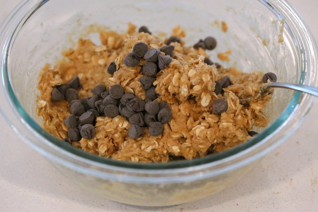 Banana Oatmeal Cookies. Gluten-free Banana Oatmeal Breakfast Cookies with Chocolate chips. 1 Bowl 20 minute Banana Cookies. Vegan Gluten-free Recipe | VeganRicha.com