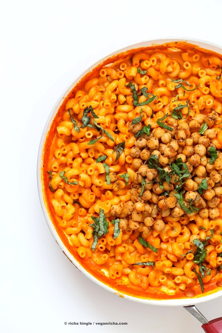 Creamy Roasted Red Pepper Pasta with Black Pepper Chickpeas. Elbows pasta in roasted red pepper sauce with crisp black pepper thyme chickpeas. Vegan Soy-free Recipe. Can be gluten-free with gluten-free pasta. | VeganRicha.com