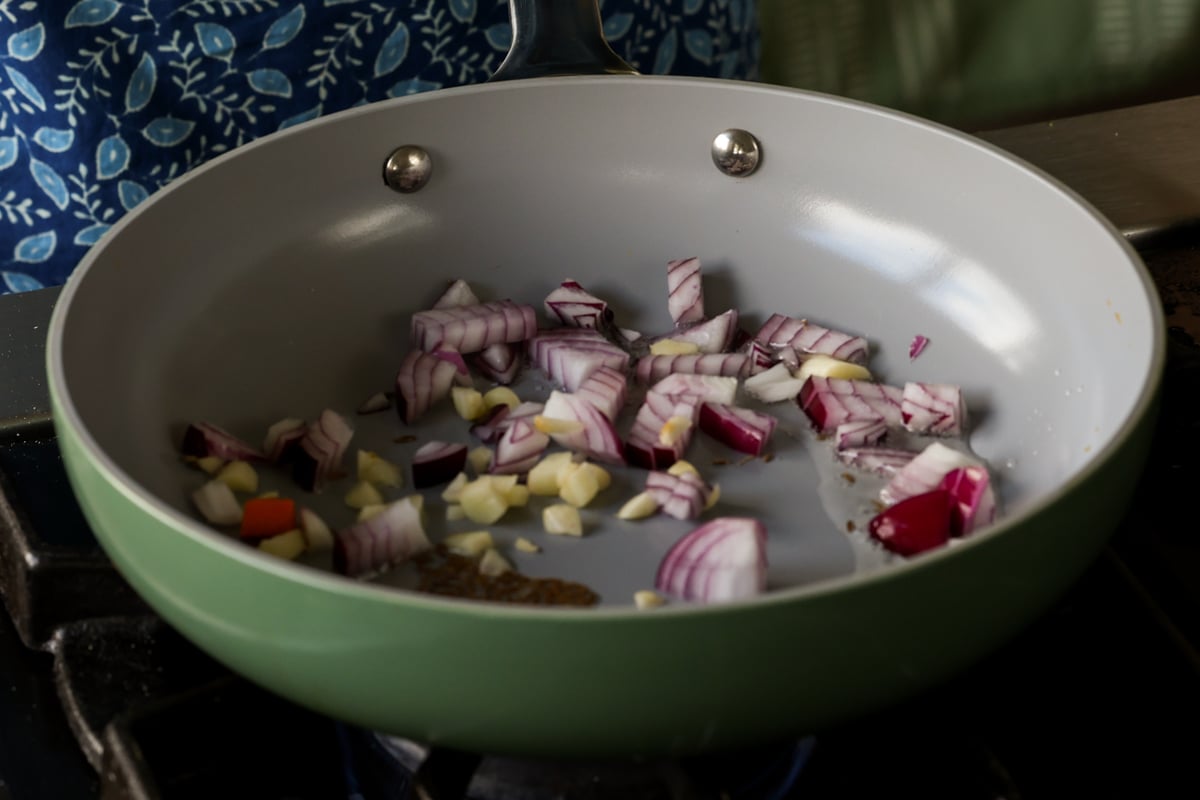 adding aromatics to the pan