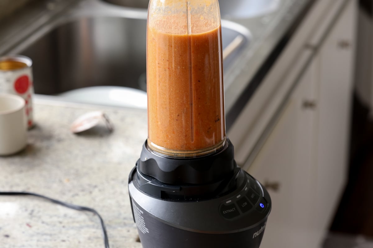 blending the spiced tomato soup