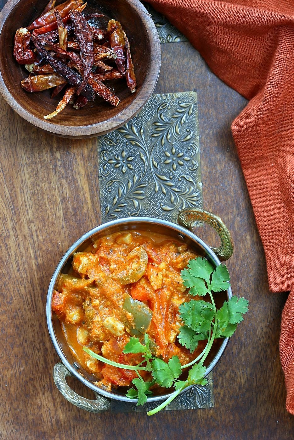 Kadai "Paneer" Tofu & Peppers. Kadhai Tofu in spiced tomato sauce. Shimla Mirch/ Capsicum, Broccoli and Crisped Hemp Tofu in an easy blender tomato almond sauce makes a great entree for Diwali. Vegan Gluten-free Soy-free Cashew-free Recipe. | VeganRicha.com